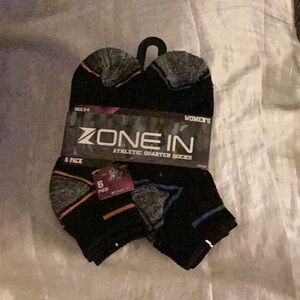 🖤NWT 6 Pack of Woman’s Socks Size 9–11 Make The Perfect Gift 🖤